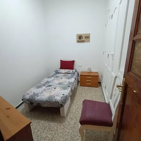 Serene 3-Bedroom Townhouse In Las Palmas De Gran Canaria *
