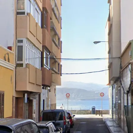 In House - Beachfront Retreat In Palmas De Gran Canaria * Las Palmas de Gran Canaria