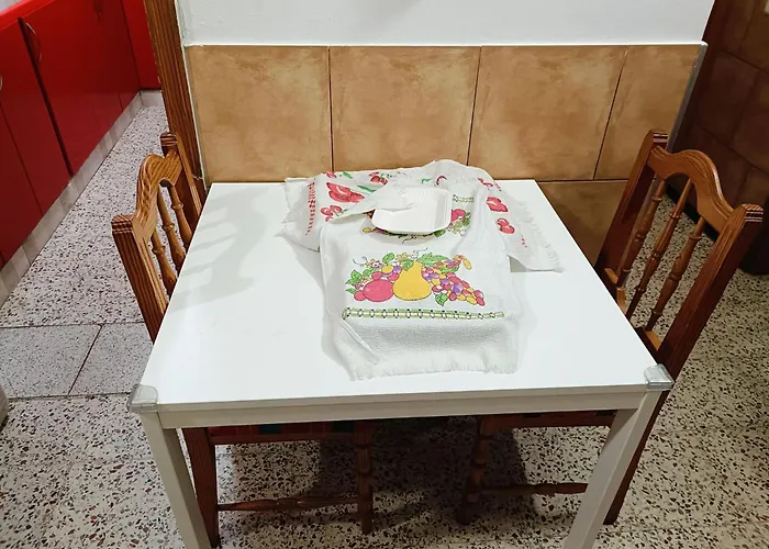 Serene 3-bedroom Townhouse In Palmas De Gran Canaria