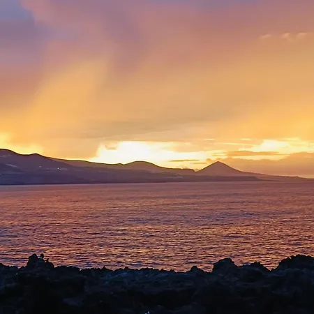 Serene 3-bedroom Townhouse In Palmas De Gran Canaria Las Palmas de Gran Canaria